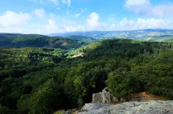 La Montagne Bourbonaise tourisme-Le Refuge des Vaures-gîte-Hébergement nature-détente-location vacances-séjours-auvergne-vichy