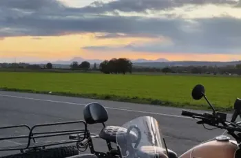 logo auvergne tour express-Le Refuge des Vaures-gîte-Hébergement nature-détente-location vacances-séjours-auvergne-vichy